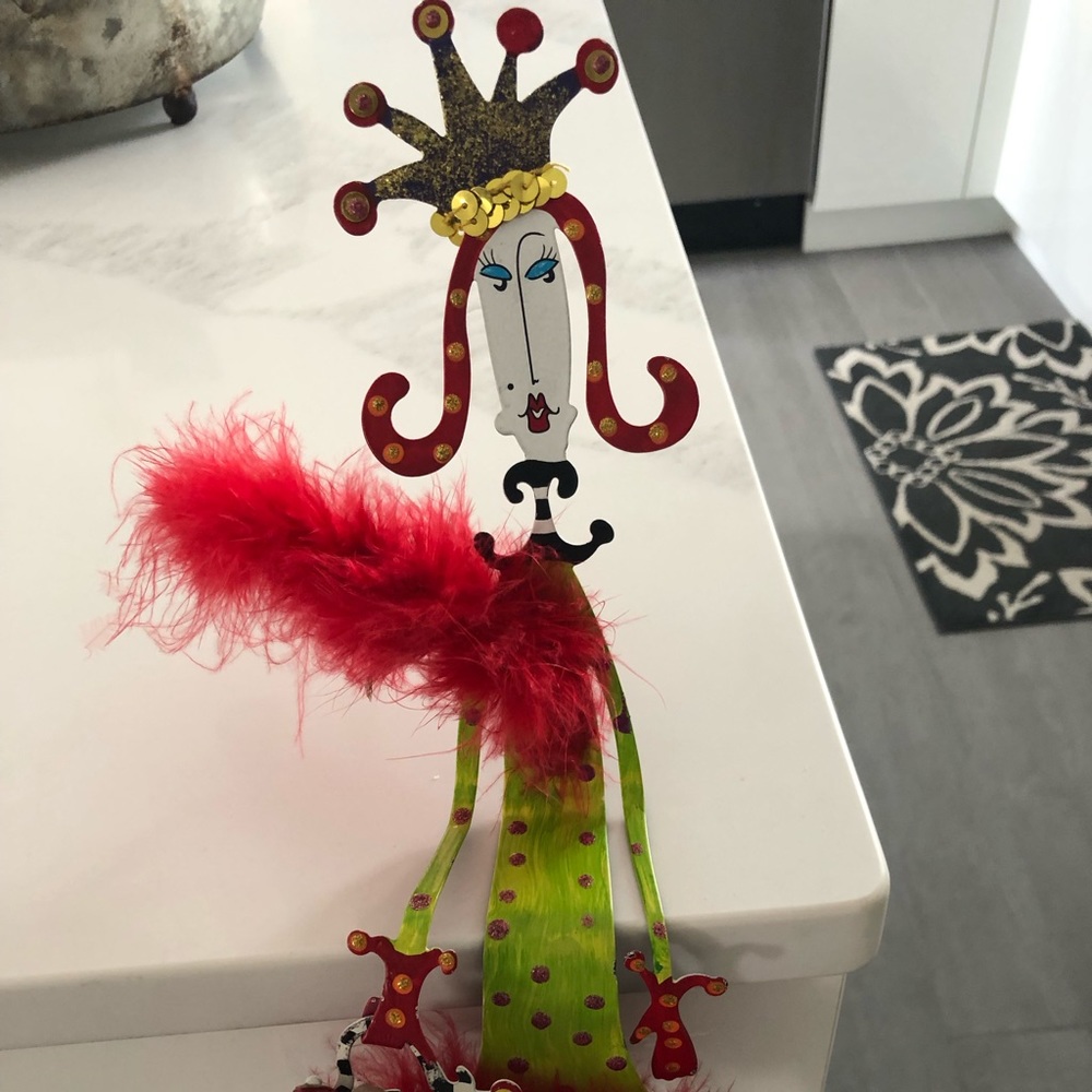 Euc metal drama queen figure that hangs on edge